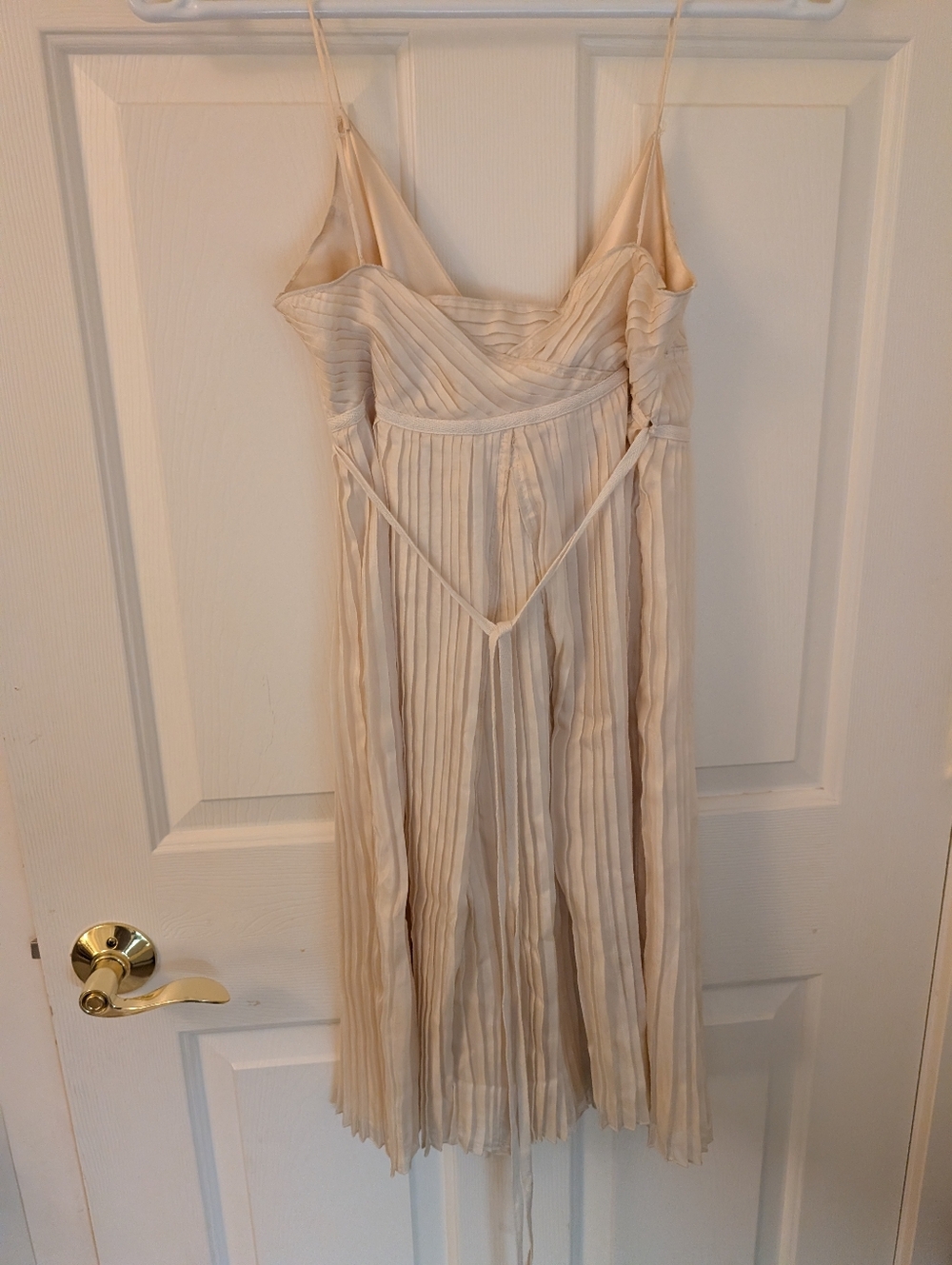 Diane Von Furstenberg 100% Silk Cream Color Pleated Dress - Picture 7 of 9